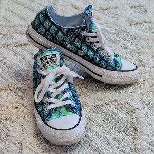 Converse Low Top Sneakers in Teal and Navy Pattern Women's 5